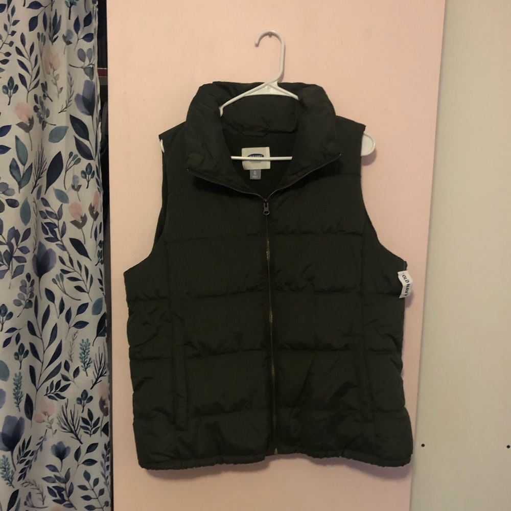 Brand New Old Navy Puffer Vest